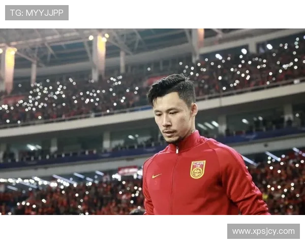 最近一位足球明星宣布退役引发热议他的职业生涯和未来计划揭秘